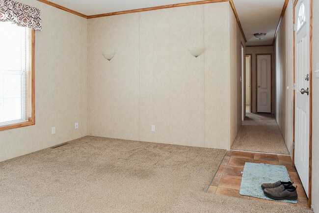 Building Photo - 900 Boothby Rd