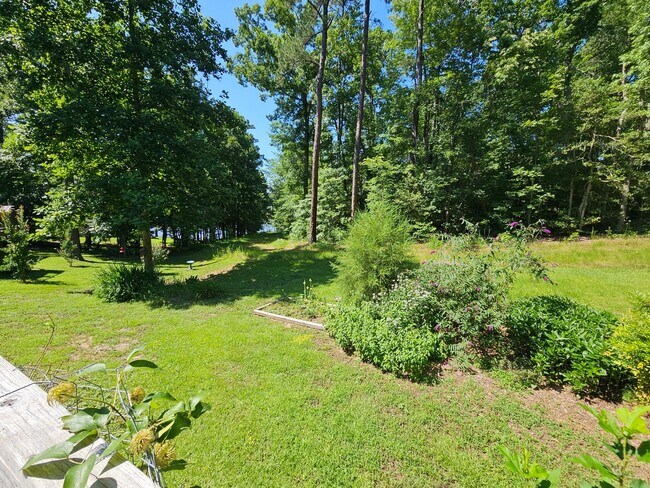 Building Photo - NEW LISTING!!!!!