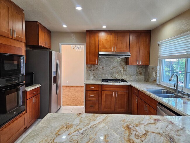 Building Photo - 3076 Valleywood Ct