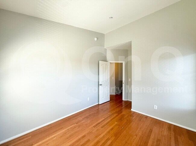 Building Photo - 900 S 94th St