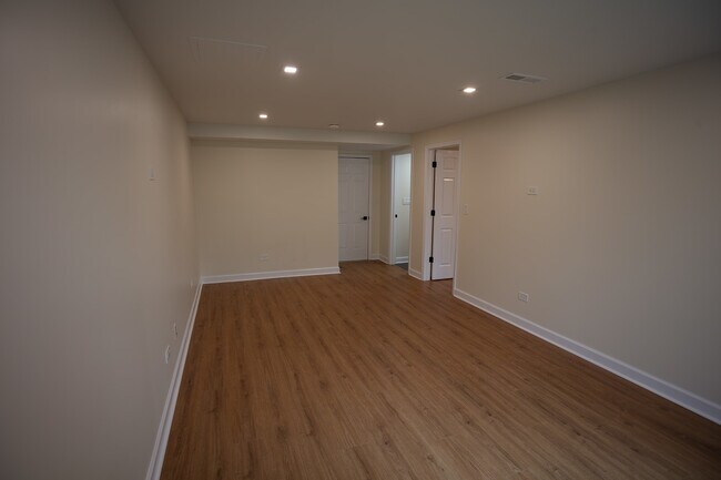 Building Photo - 23045 Ironwood Dr