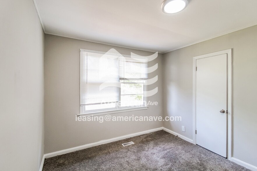 Building Photo - 1949 Manson Rd