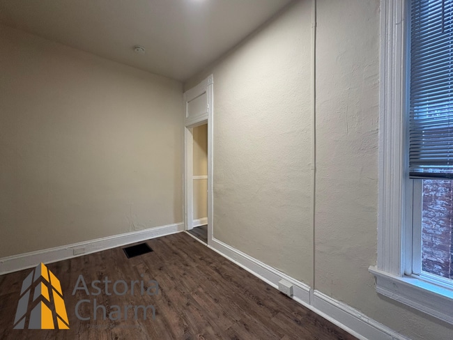 Building Photo - Bright Updated 4-Bedroom Home