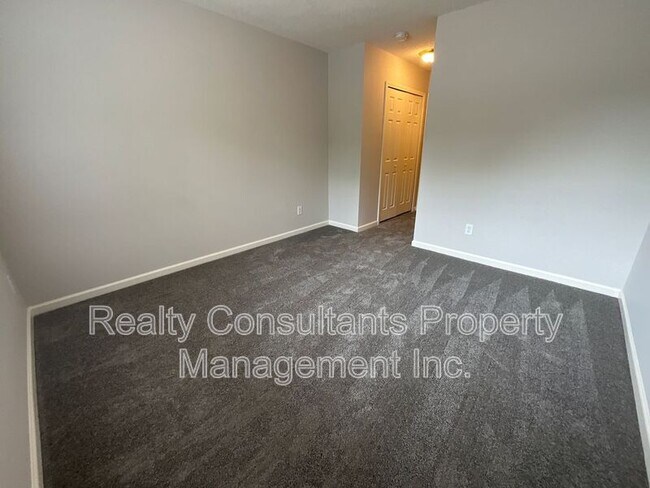 Building Photo - 239 Bridford Downs Dr