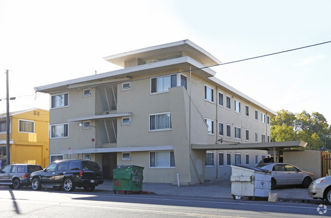 Building Photo - 122 Graham Avenue Apartments