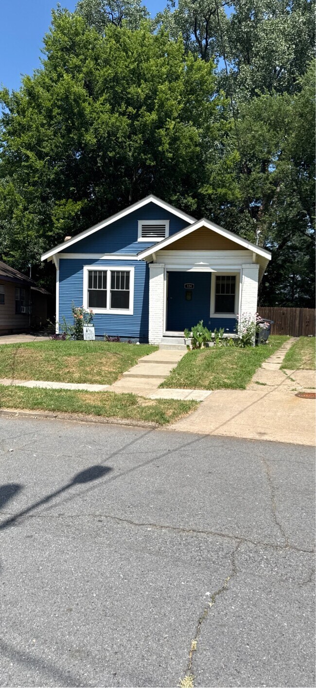 Building Photo - 124 Melrose Cir