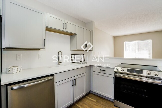 Building Photo - Spacious 4 bedroom home in Columbus!