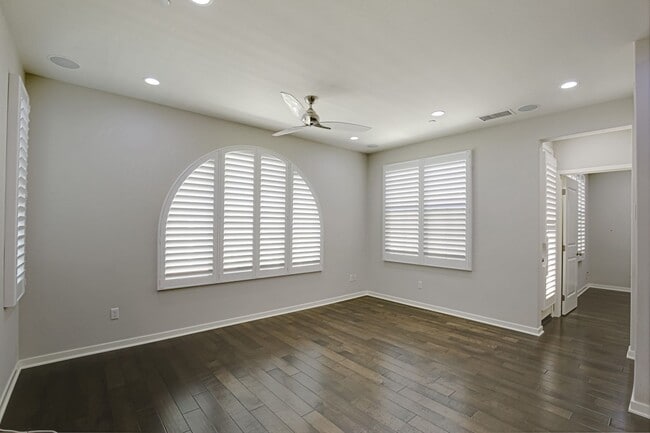 Building Photo - For Lease – 4 Bed / 3 Bath Townhome with 2-Car Garage