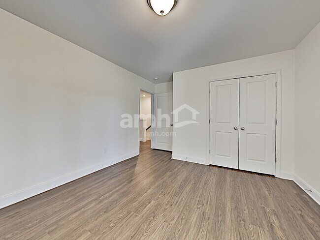 Building Photo - 3069 Day Flower Dr