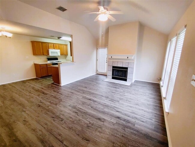 Building Photo - 2421 Wisteria Way