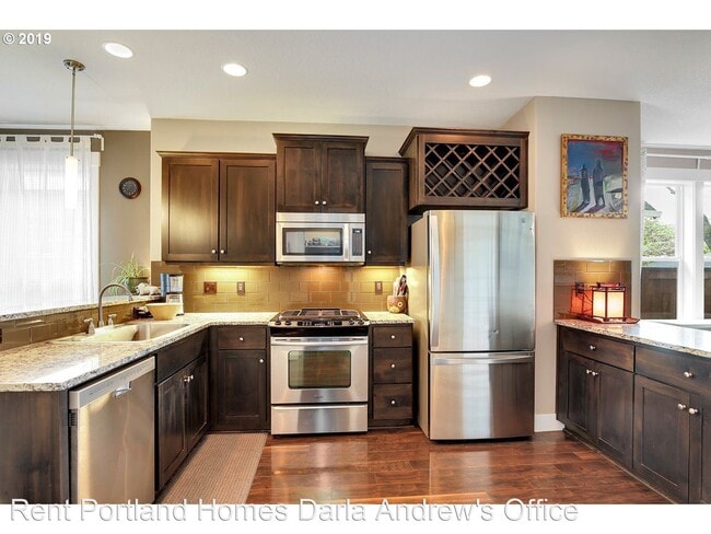 Building Photo - 3 br, 2.5 bath House - 6618 SE 66th Ave