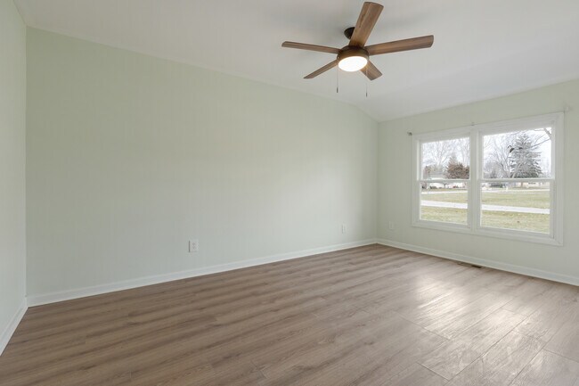 Building Photo - 2158 Pleasure View Rd