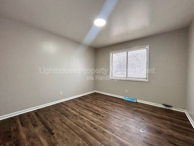 Building Photo - 607 Clayton Ave NW