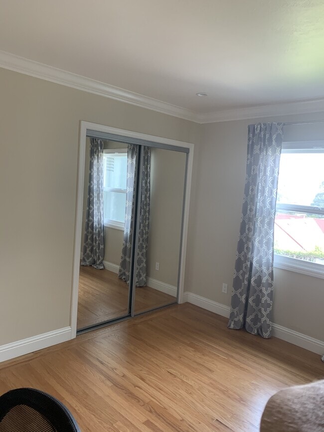 Building Photo - 1417 Sunnyslope Ave