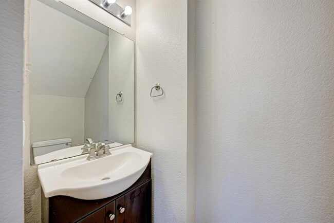 Building Photo - 1302 Casa Blanca Cove