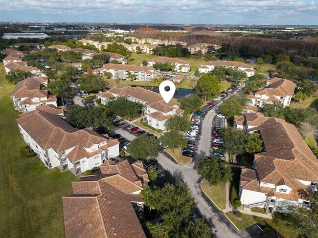 Building Photo - 13838 Fairway Island Dr