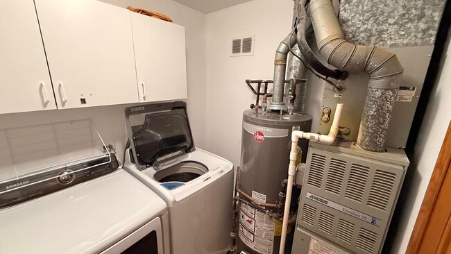Building Photo - 220 Oak Knoll Ct