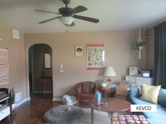 Building Photo - Bungalow with Fenced Yard + Walking Distan...