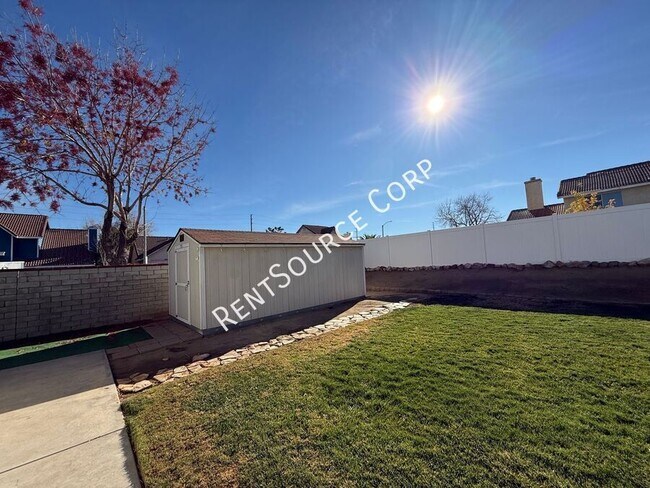 Building Photo - 1940 Simsburry St