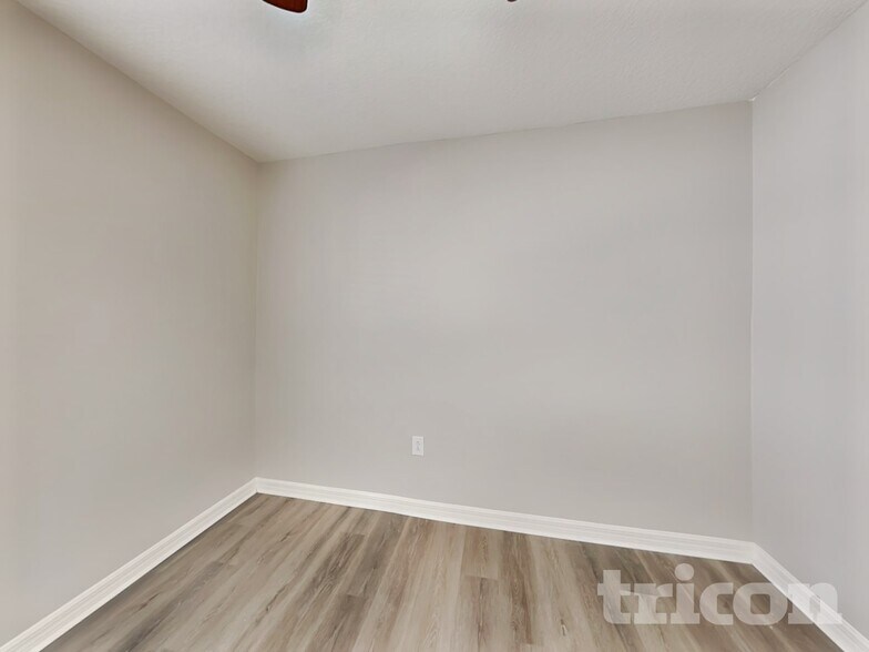 Building Photo - 624 Bullrush Ct