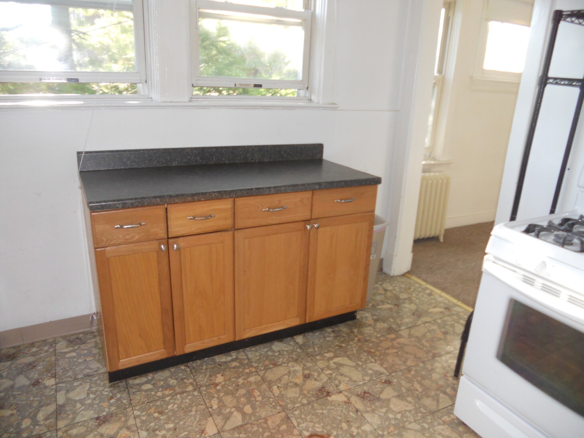 Building Photo - 2201 Pittock St