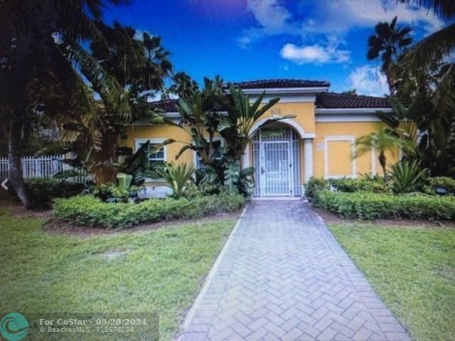 Building Photo - 1018 Pipers Cay Dr