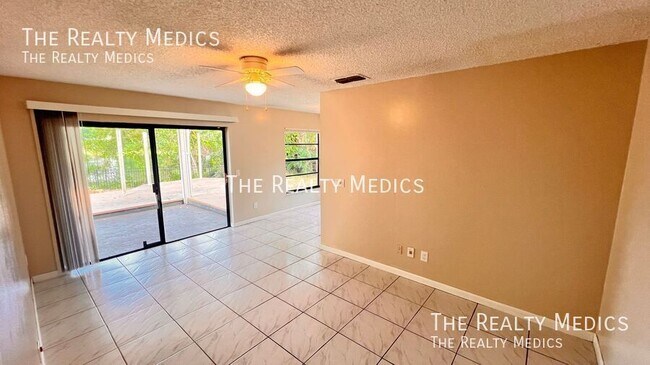 Building Photo - 10207 Comfort Cir