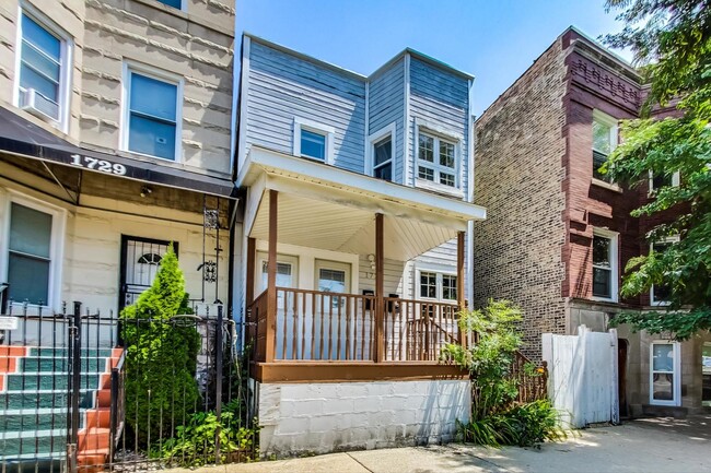 Primary Photo - 1725 N Kedzie Ave
