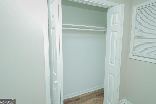 Building Photo - 3323 Victory Ct E