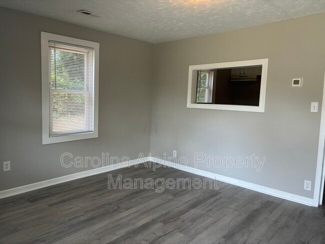 Building Photo - 1518 Hollyleaf Ave