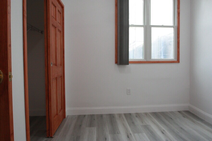 Building Photo - 1233 S Broad St