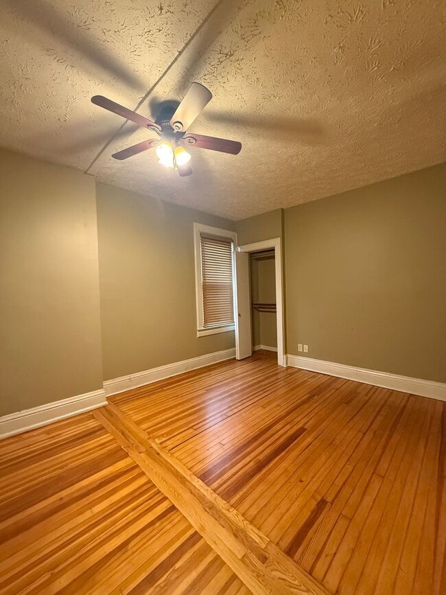 Building Photo - Available Now!- Spacious Two Bedroom!