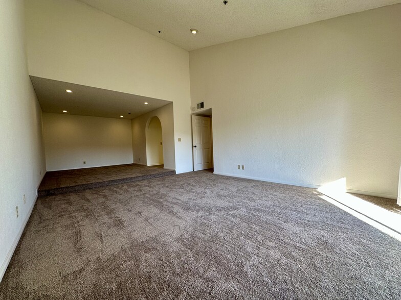 Building Photo - 5745 Friars Rd
