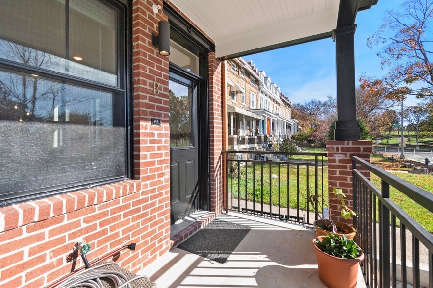 Building Photo - 423 Quincy St NW