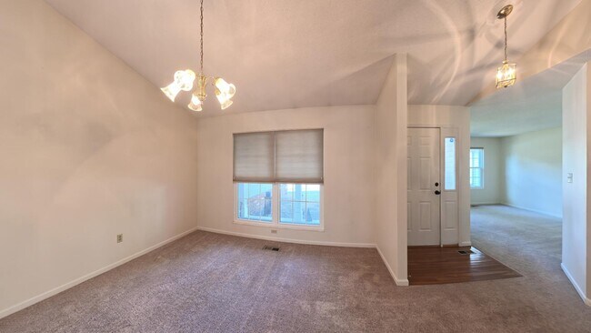 Building Photo - 1125 Butternut Ln