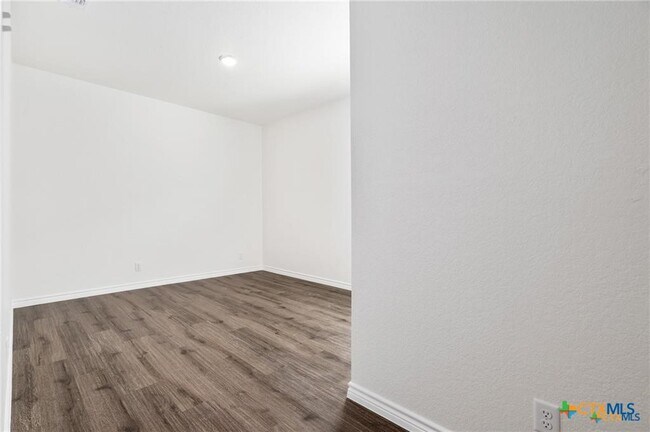 Building Photo - 3509 Abraham Dr