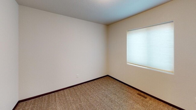 Building Photo - Stylish Living in a 3-Bed, 2-Bath Townhome with a 2-Car Garage