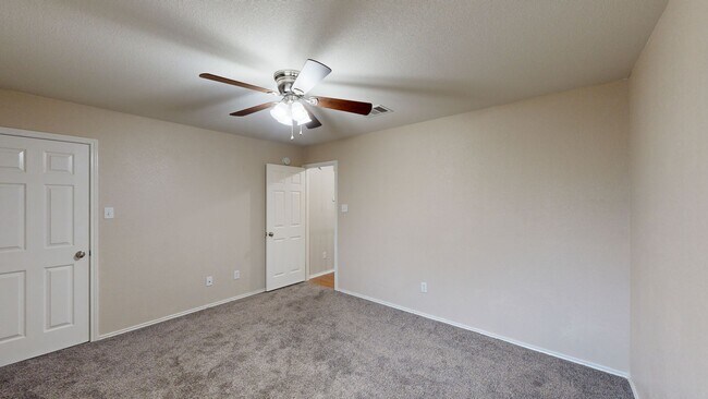 Building Photo - $2,095 FOR A GORGEOUS HOME BY FORT HOOD!