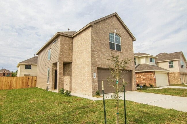 Building Photo - 4250 Silver Ranch Rd
