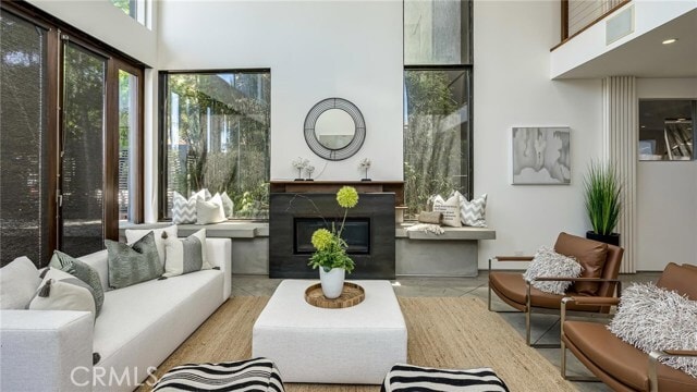 Building Photo - 414 Venice Way