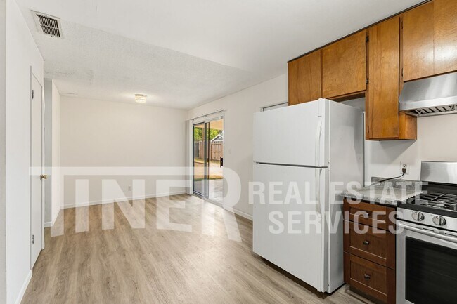 Building Photo - 3729 Moonbeam Dr