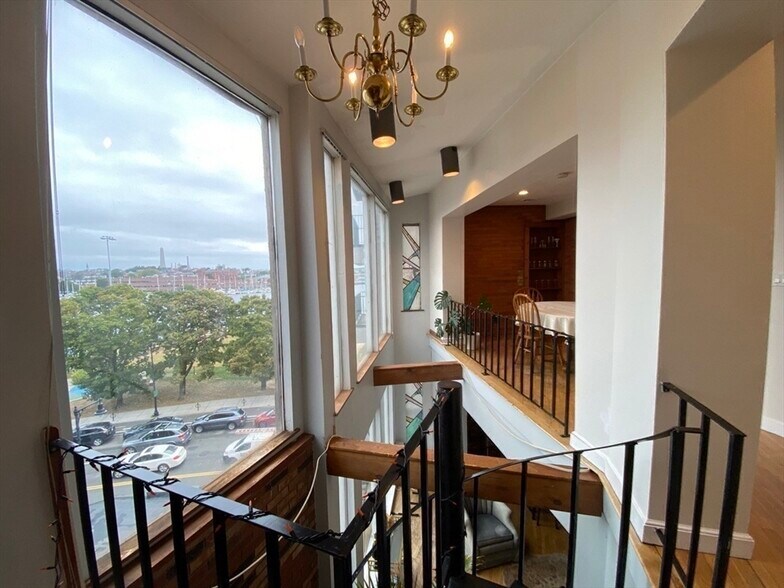 Building Photo - 103 Charter St