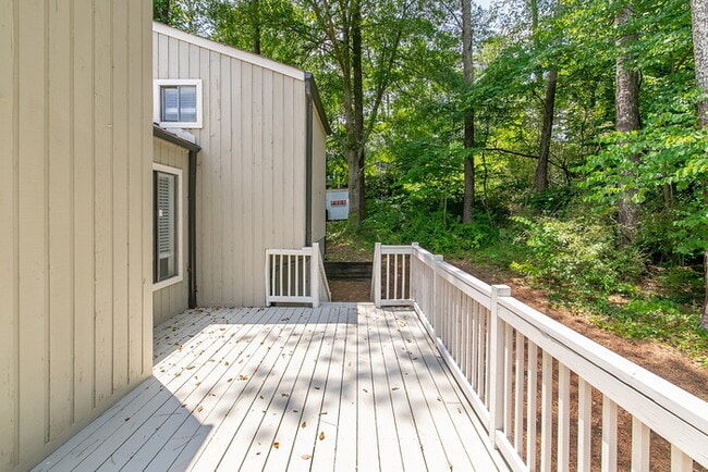 Building Photo - 3941 Kensington Dr