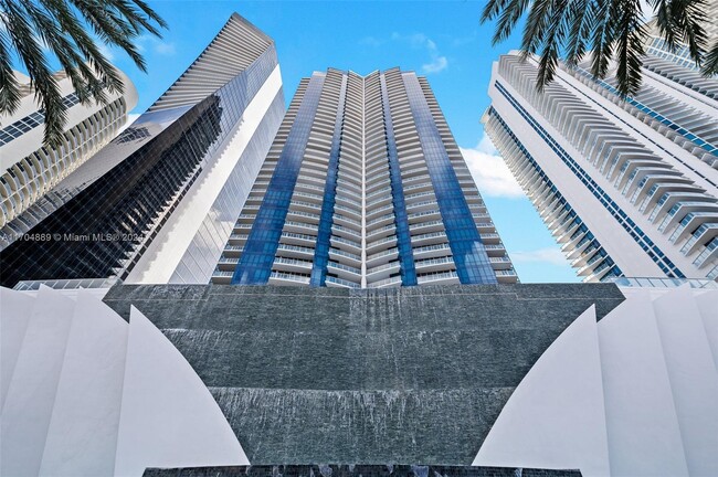 Building Photo - 17121 Collins Ave