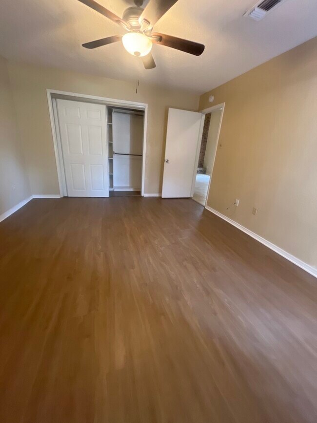 Building Photo - Beautiful 3 bedroom townhome! Master downstairs Large living room, wet bar, Garage! Coming soon i...