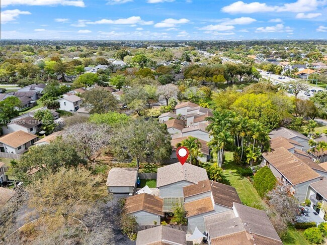 Building Photo - 10548 SW 112th Ave