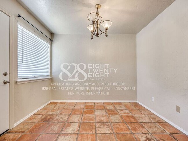 Building Photo - *AVAILABLE NOW!* Spacious 3 Bed/2.5 Bath Condo in East Norman!