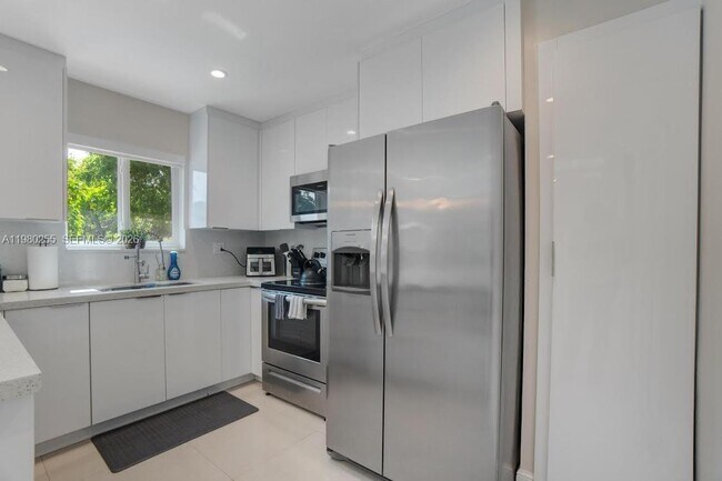 Building Photo - 20560 NW 17th Ave