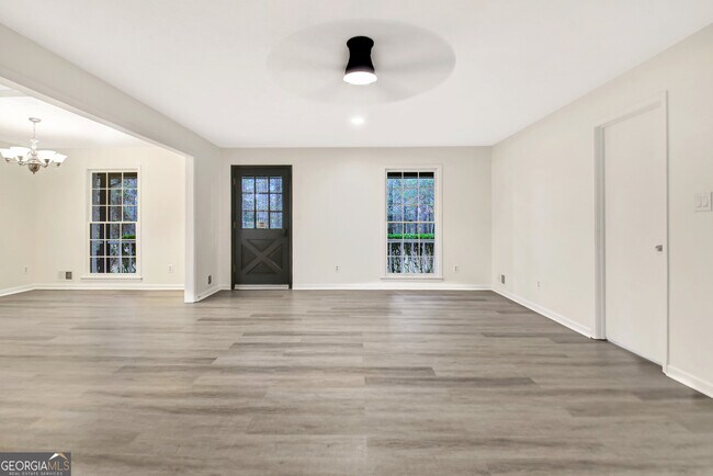 Building Photo - 716 Ebenezer Rd