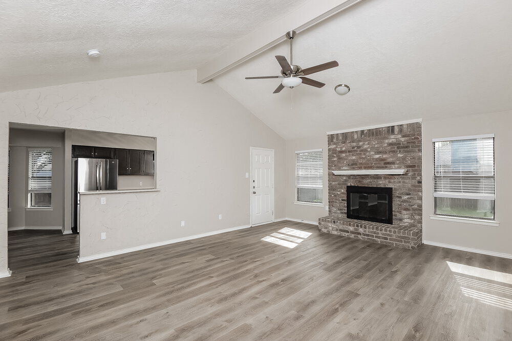 Building Photo - 2609 S Meadow Dr